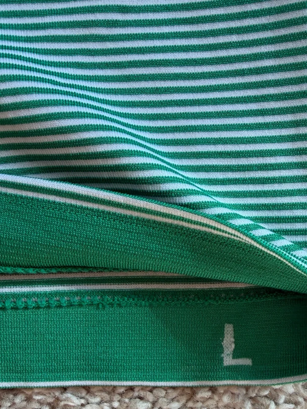 Lululemon Women's seamless classic fit mariner tee. Size Large.